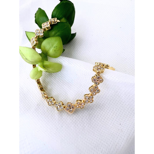 Gorgeous Cubic Zirconia Clover Rhinestones Tennis Bracelet for Women
